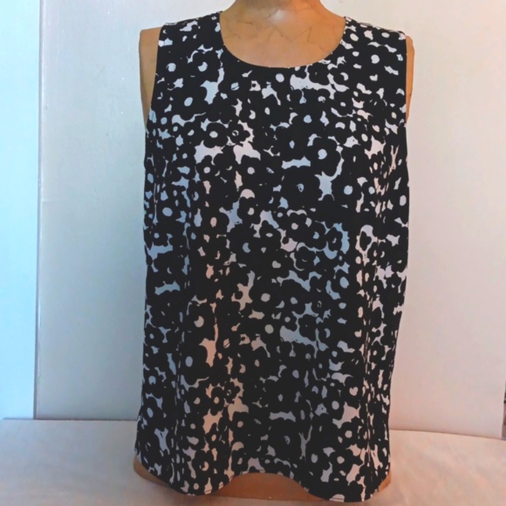 CAbi Adorable Black White Artisan Abstract Design
